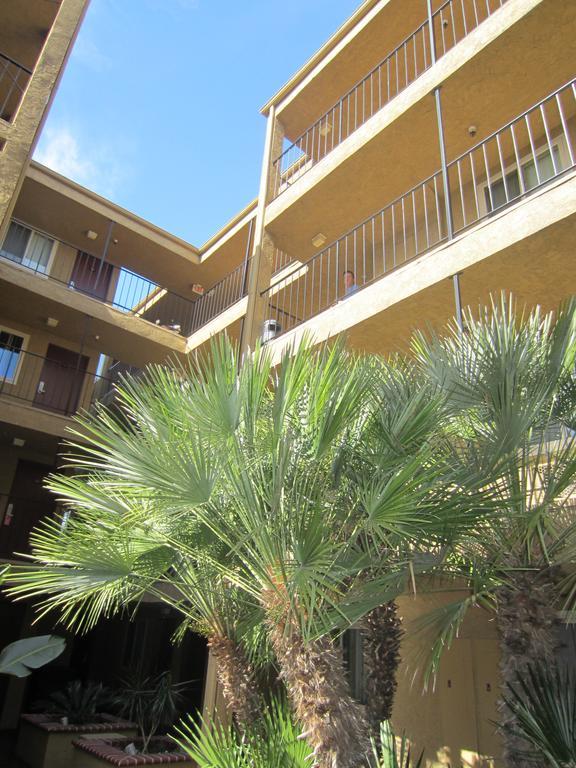 Quality Inn San Diego Downtown North Экстерьер фото
