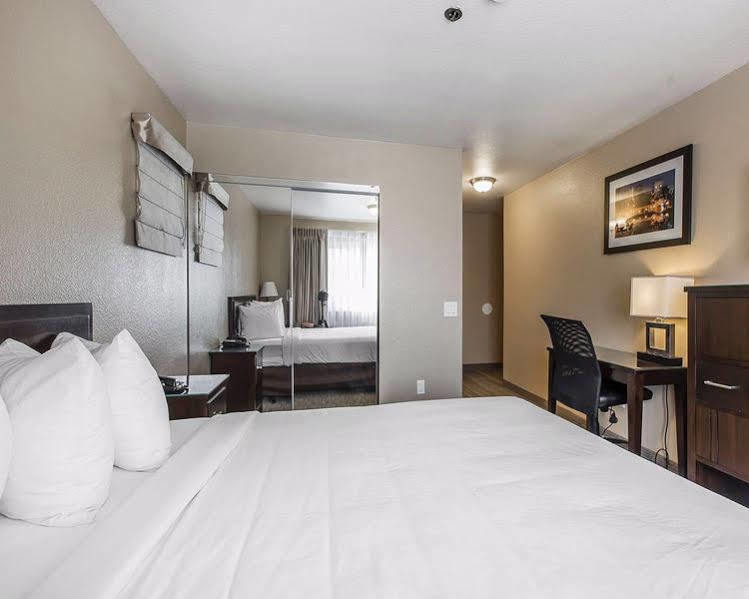 Quality Inn San Diego Downtown North Экстерьер фото