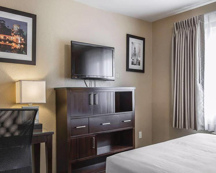 Quality Inn San Diego Downtown North Экстерьер фото