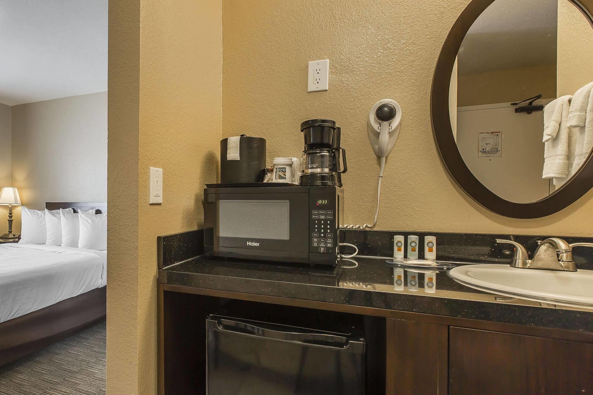 Quality Inn San Diego Downtown North Экстерьер фото